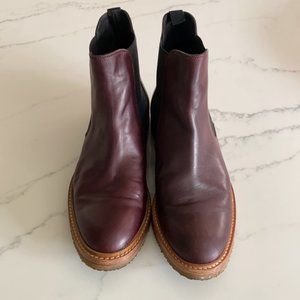 BARNEY'S NEW YORK - Chelsea Boot - Size 38 (7.5 US)